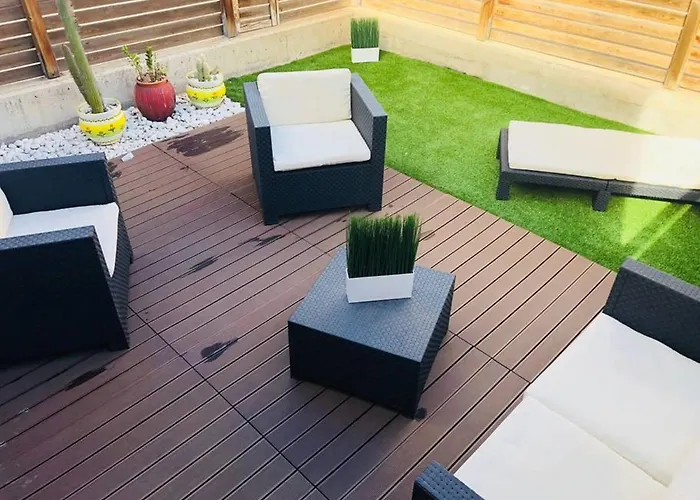 Elegant House In Las Palmas + Garden