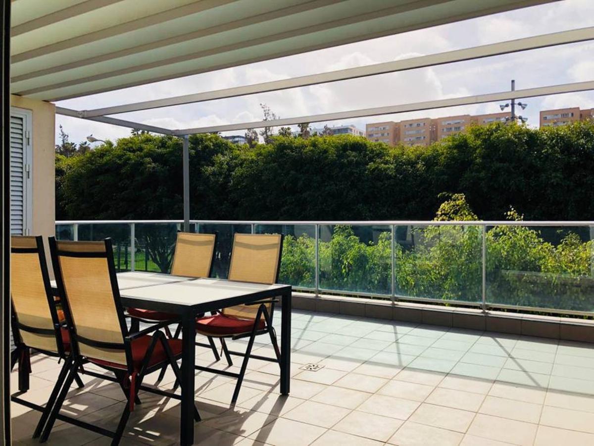 City View Retreat: Garden Oasis *